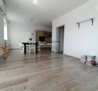 Kozárovce Three bedroom apartment Sale reality Levice