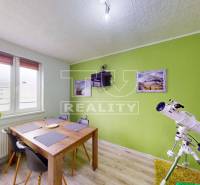 Velušovce Three bedroom apartment Sale reality Topoľčany