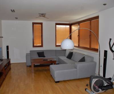 Rent Three bedroom apartment, Three bedroom apartment, Dunajská, Brati