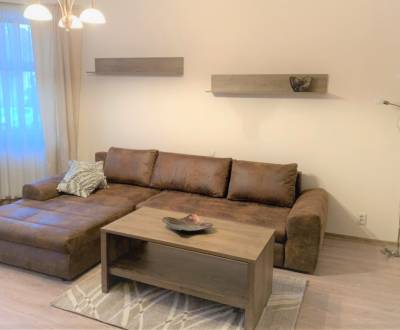 FOR RENT Three bedroom flat with air-conditioning, Nitra center