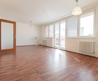 METROPOLITAN │Spacious apartment with terrace, garage