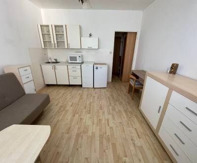 Rent Single studio, Single studio, Nábrežná, Nové Zámky, Slovakia