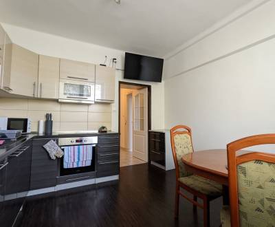 Interesting 1bdr apt, 53m2 with a cellar in a great location