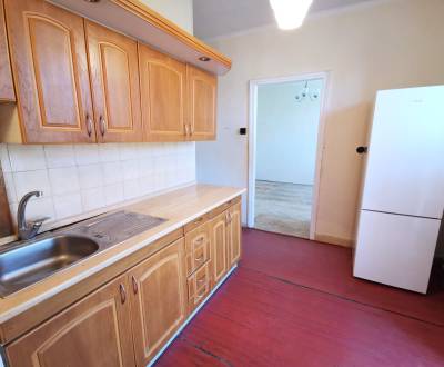 FOR SALE 2-room starter apartment in original condition, Nitra