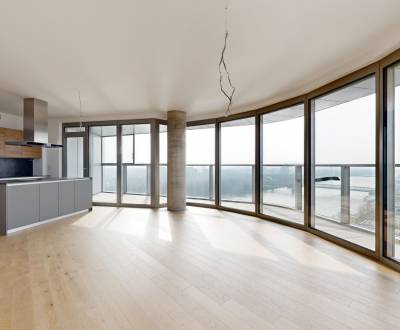 Apartment with a view of the castle and the entire Old Town