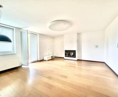 Sale Four+ bedroom apartment, Trenčín, Slovakia