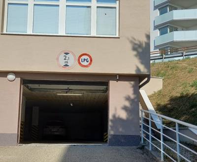 Rent Garage, Garage, Drotárska cesta, Bratislava - Staré Mesto, Slovak