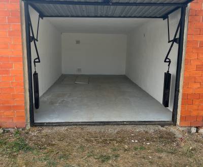 Rent Garage, Garage, Zlaté Moravce, Slovakia