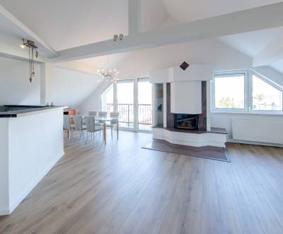 Amazing, attic 3bdr apt130m2, partly furnished, 3x parking