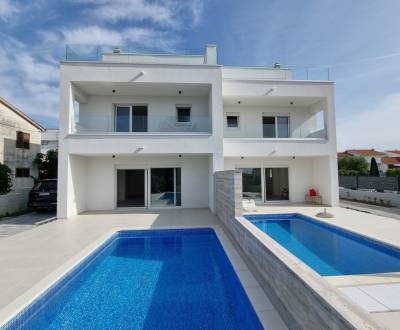 CROATIA - Three-story apartment with pool - TRIBUNJ