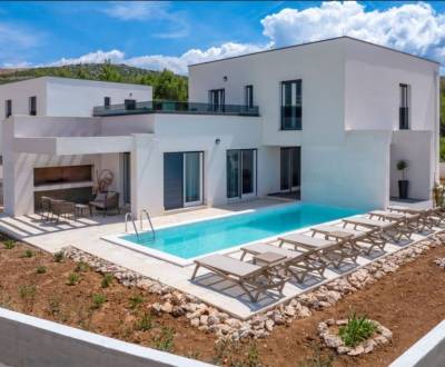 CROATIA - Villa 1st row to the sea, 10 km from national park Paklenica