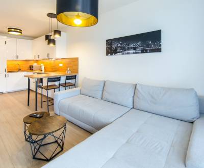 SHORT TERM (3M MINIMUM) Modern beautiful 1bdr apt 47m2, A/C, parking