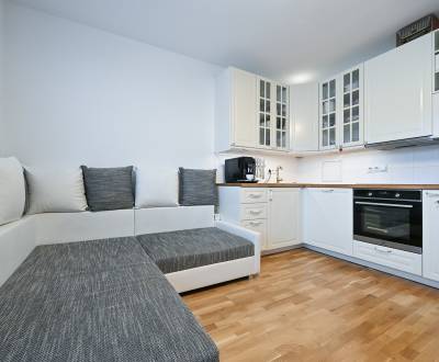 Sale Double-studio, Double-studio, Námestie hraničiarov, Bratislava - 