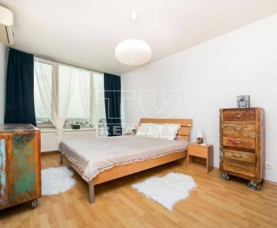 Sale Two bedroom apartment, Bratislava - Nové Mesto, Bratislava, Slova