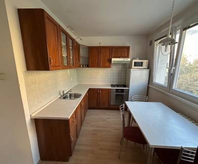 Sale Three bedroom apartment, Three bedroom apartment, Medveďovej, Bra