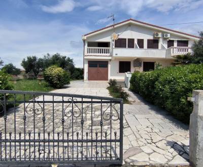 CROATIA - Haus with seven apartments - PAG, Povljana