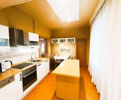 Rent Three bedroom apartment, Bratislava - Staré Mesto, Bratislava, Sl