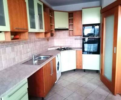 Rent Three bedroom apartment, Three bedroom apartment, Ľudovíta Fullu,