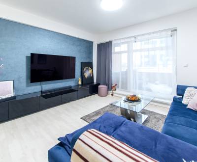 Modern 2 bdr apt 80m2, with spacious terrace and 2x garage parking