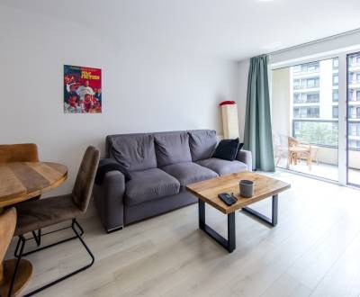 Modern spacious 2bdr apt 73m2 with loggia and parking URBAN RESIDENCE