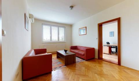 Rent Three bedroom apartment, Three bedroom apartment, M.R. Štefánika,