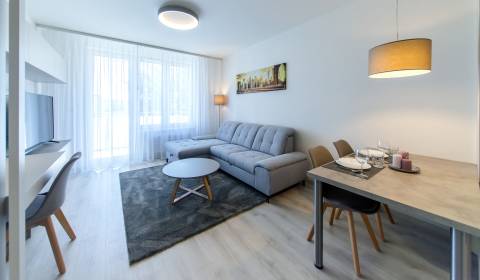 Modern, bright 1bdr apt 53 m2, with balcony and garage