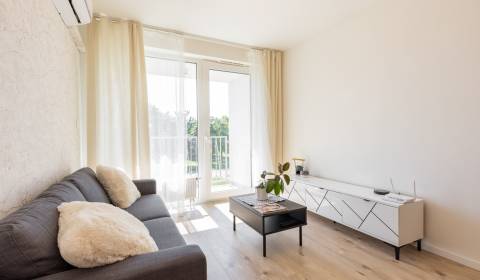 Beautiful, stylish 2 bdr apt 60 m2, with balcony and parking, MORUŠE