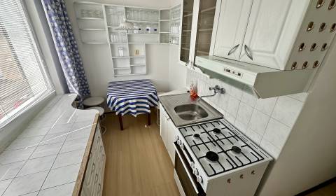 Rent Three bedroom apartment, Three bedroom apartment, Javorová, Piešť