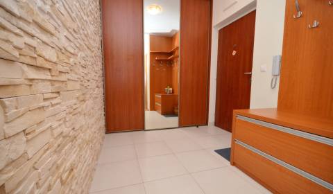 Sale Three bedroom apartment, Three bedroom apartment, Bebravská, Brat