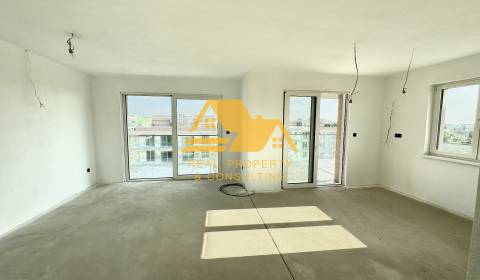 Sale Three bedroom apartment, Three bedroom apartment, Nové Zámky, Nov