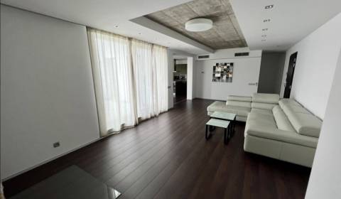 Rent Three bedroom apartment, Three bedroom apartment, Bárdošova, Brat