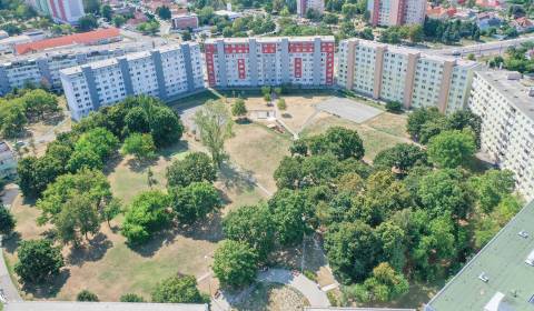 Sale Three bedroom apartment, Three bedroom apartment, Lotyšská, Brati