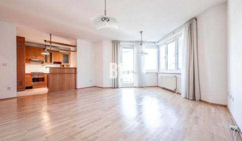 Sale Three bedroom apartment, Three bedroom apartment, Bratislava - St