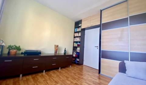 Sale Three bedroom apartment, Three bedroom apartment, Karola Adlera, 