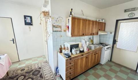 Sale Three bedroom apartment, Three bedroom apartment, Nové Zámky, Nov