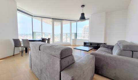 Rent Three bedroom apartment, Three bedroom apartment, Landererova, Br