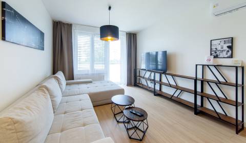 SHORT TERM (3M MINIMUM) Beautiful, modern 1bdr apt 47m2, A/C, parking