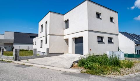 Newly built 6-room family house in Jarovce