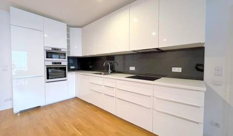 Rent Three bedroom apartment, Three bedroom apartment, Strážnická, Bra