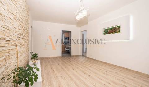 Sale Three bedroom apartment, Three bedroom apartment, Nám. SNP, Dunaj