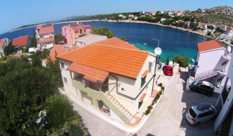 CROATIA - Apartment house near PRIMOŠTEN