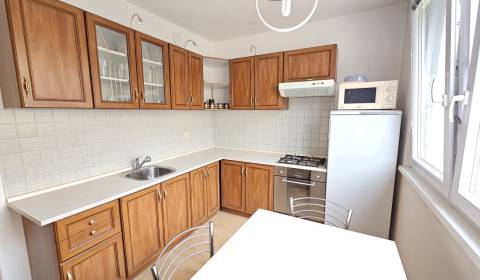 Sale Three bedroom apartment, Three bedroom apartment, Medveďovej, Bra