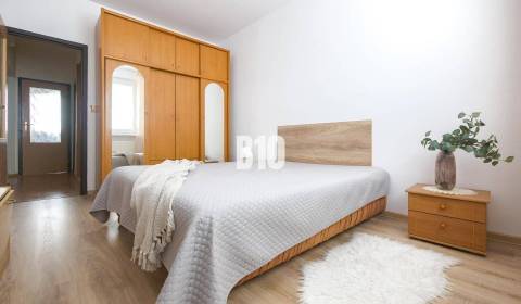 Sale Three bedroom apartment, Three bedroom apartment, Vyšehradská, Br