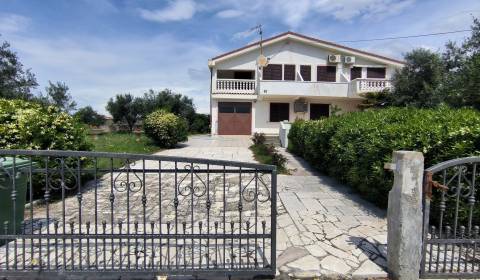 CROATIA - Haus with seven apartments - PAG, Povljana