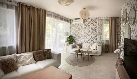 Stylish 3bdr hause 90m2, with a stunning garden, in a private location