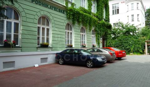 Representative offices in the center of the Old Town (70m2)