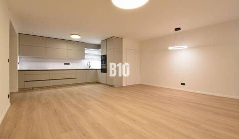 Rent Three bedroom apartment, Three bedroom apartment, Žilina, Slovaki