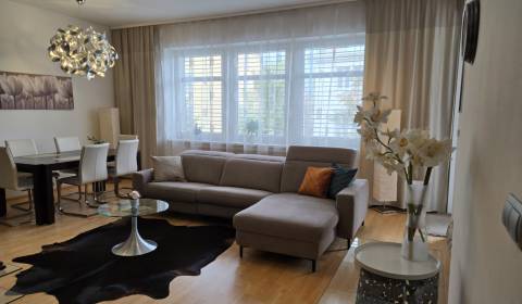 Rent Two bedroom apartment, Two bedroom apartment, Fraňa Kráľa, Bratis