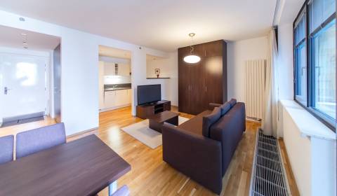 Modern 1bdr apt. 51 m2, loggia 6 m2, parking, RIVER PARK