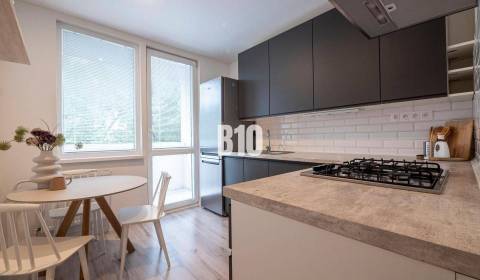 Sale Three bedroom apartment, Three bedroom apartment, Bratislava - Pe